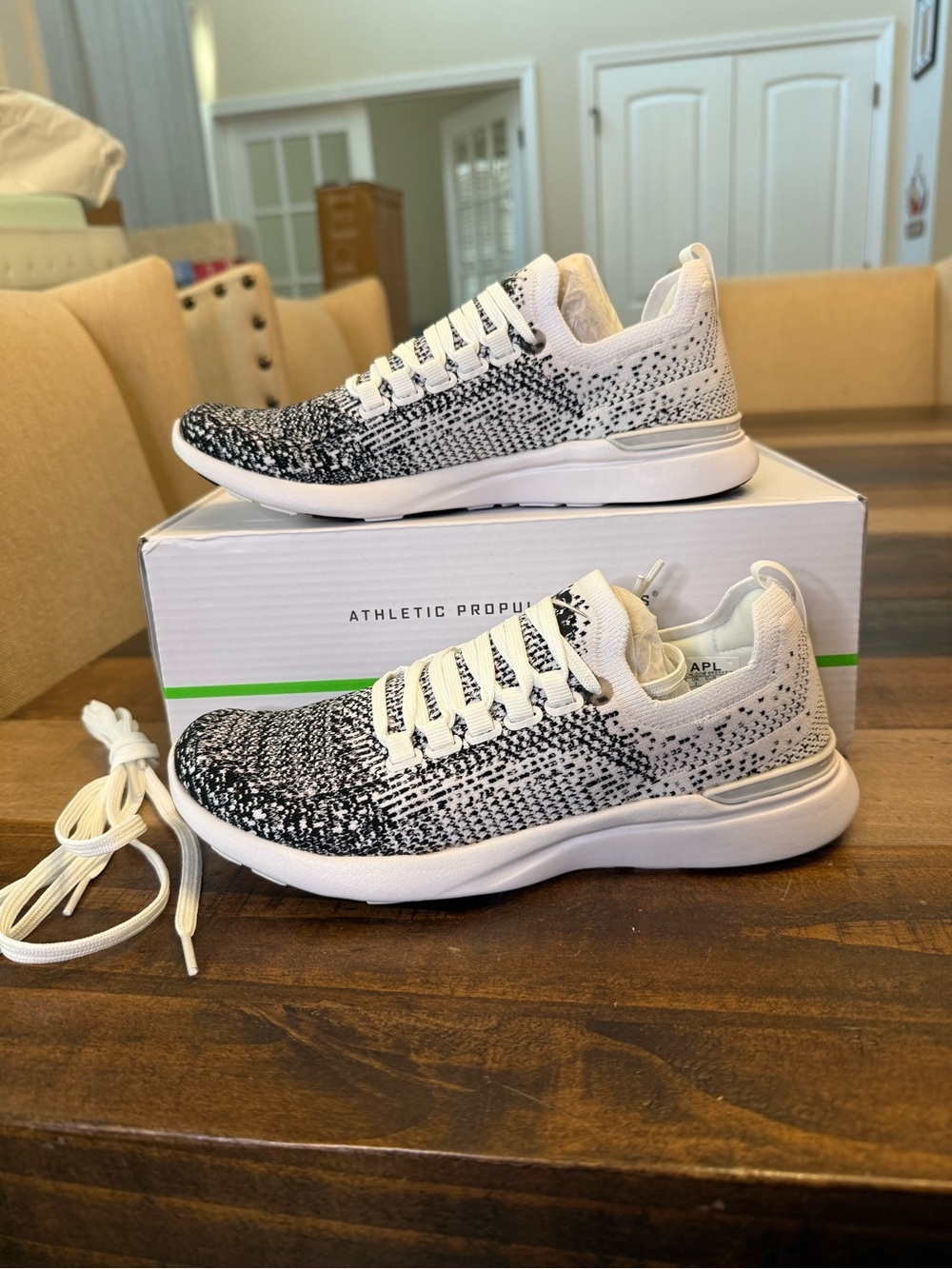 APL Women’s Knit Sneakers - White Black